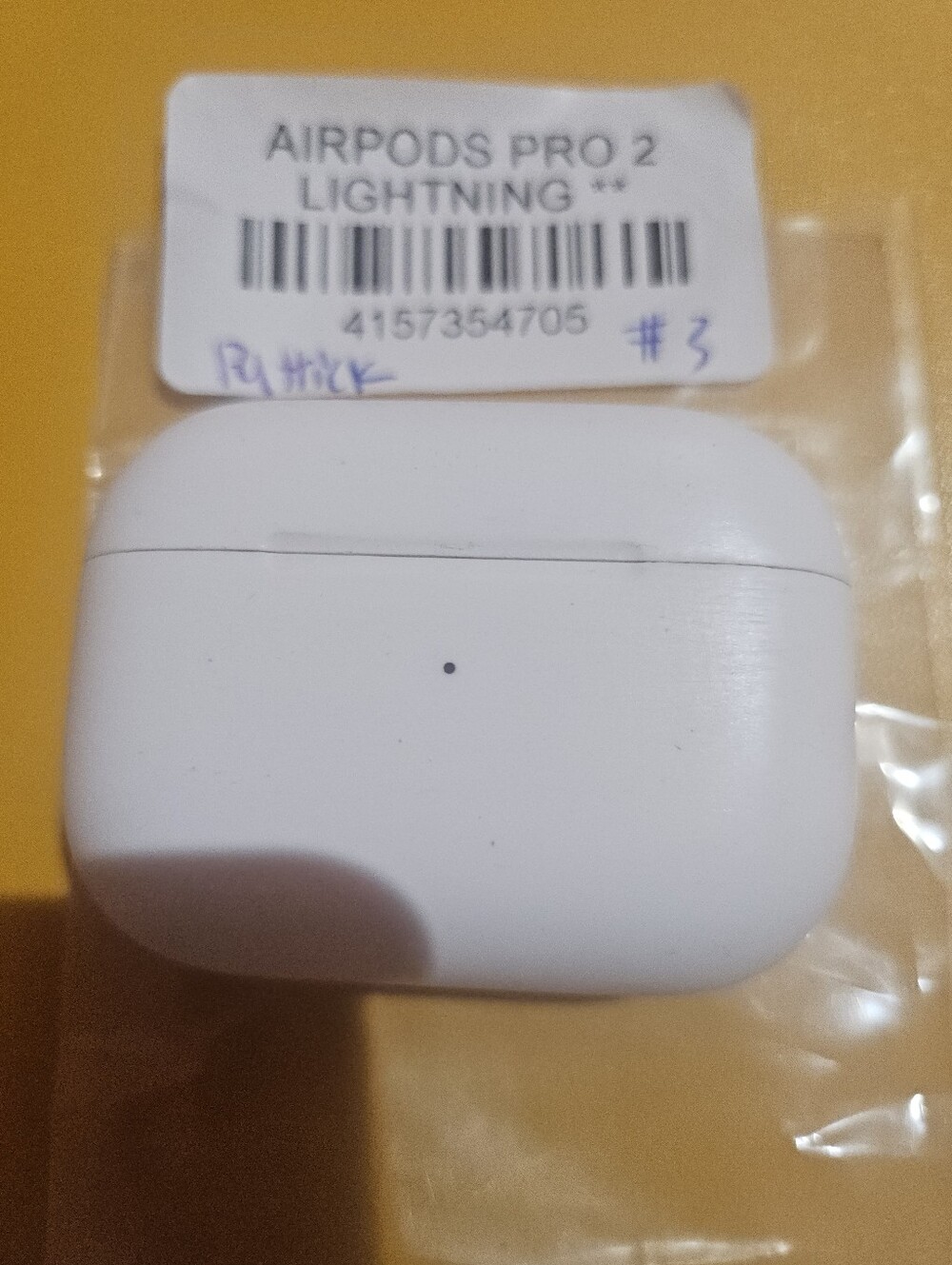 Apple AirPods Pro 2 White Wireless Earbud Charging Case